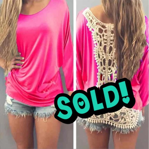 Boutique Tops - A5️⃣🌟! Pink Crochet Back Top! NEW! 💞💞